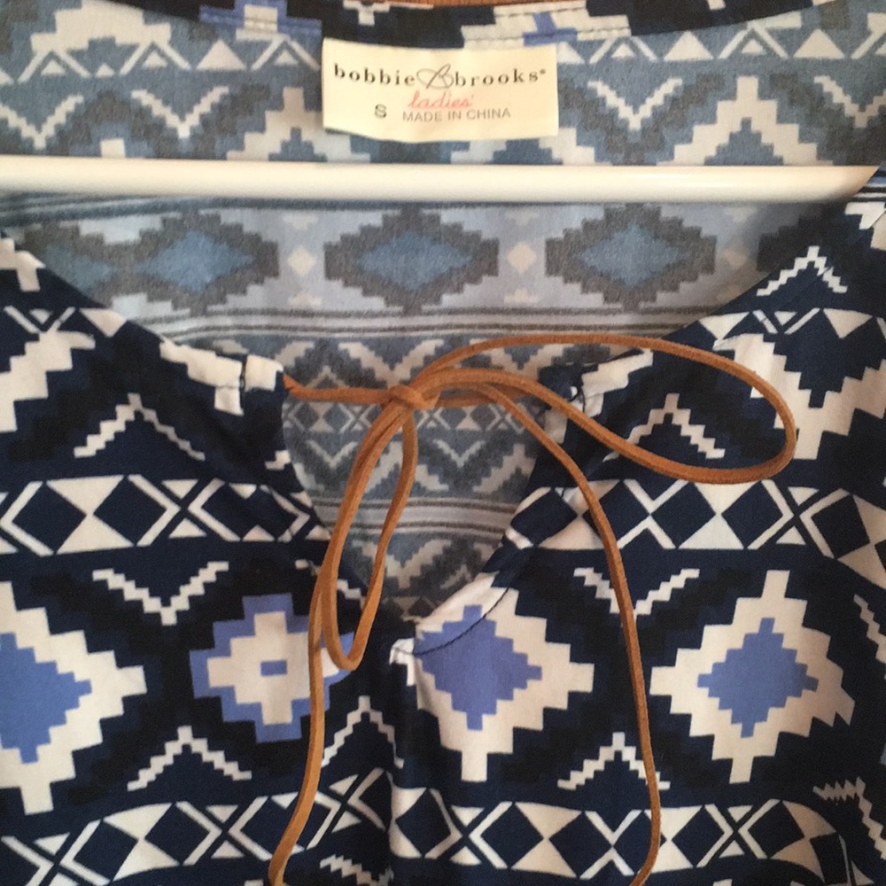Aztec Top - Picture 3 of 3